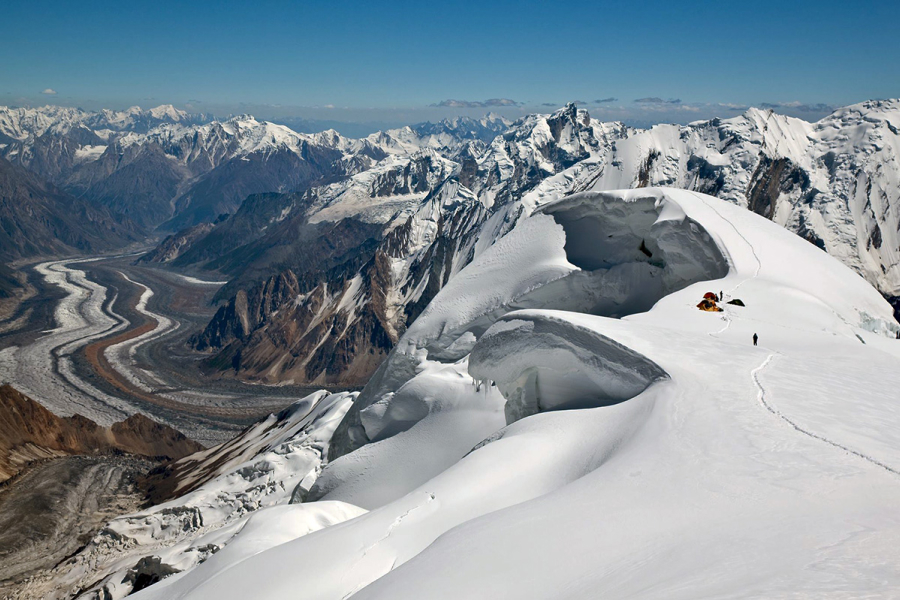 Spantik : Climbing, Hiking & Mountaineering