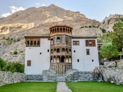 View_of_main_entrance_of_Khaplu_Palace